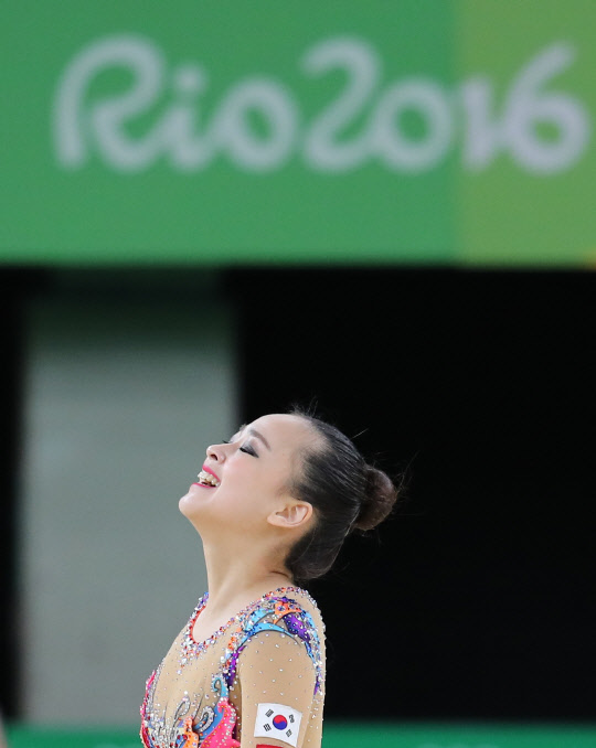 -올림픽-<체조> 손연재, 예선 5위로 2회 연속 결선행(종합2보)