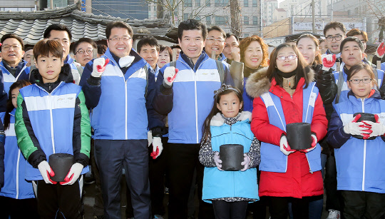 GM 한마음재단, 인천지역 홀몸노인에 연탄 기부