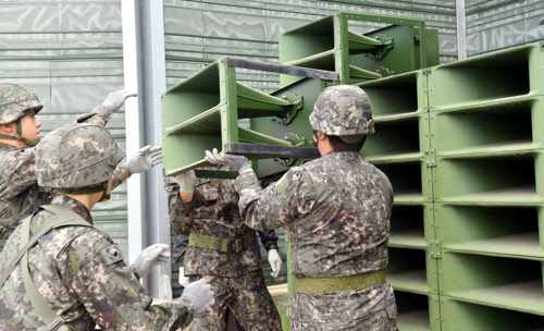 `총알 없는 총구` 남북 확성기 동시에 OFF