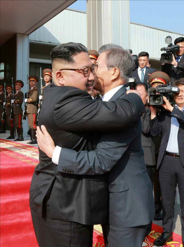 먹구름 걷힌 남북… 내달 1일 고위급회담