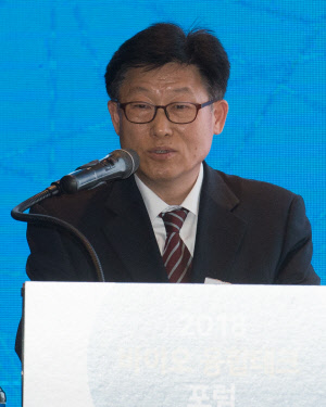 데이터 부족·심리적 저항 문제 없애야… `최대 난적` 癌 정복 시기 앞당겨질 것