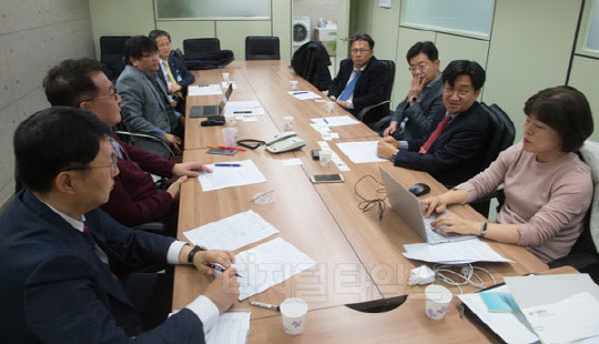 혁신 앞에 멈춰선 韓… 