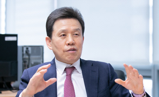 [데스크가 묻는다] 전성배 원장은…